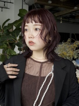 ディッセンバー 神宮前(December) ワイドバングレッドブラウンパープルレッドオン眉レイヤーカット