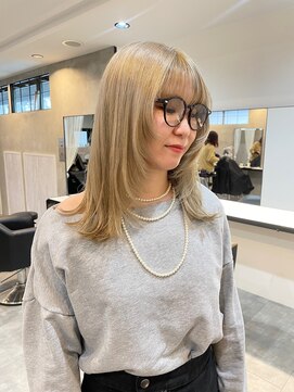 ユニコ(unico) レイヤーカット/顔まわりカット/ハイトーン