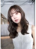 透明感カラー×ゆるふわ巻き髪スタイル