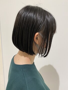 ワイスラッシュジングウ(Y / JINGU) 耳かけナチュラルボブ