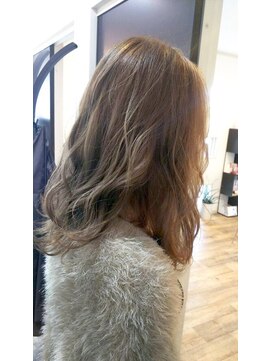 ル ジャルダン ヘアー プロデュース(Le.jardin hair produce) モノトーンベージュ