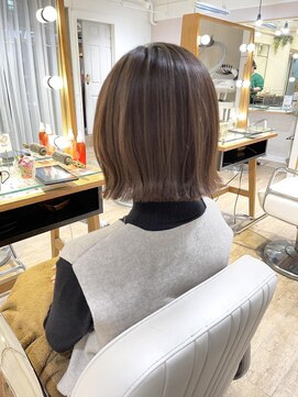 ネオリーブ チロル 横浜西口店(Neolive CiroL.) 外はねボブ 縮毛矯正 アッシュベージュ