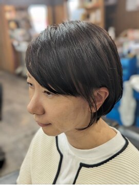 グラスヒビキ 丸みショートボブ