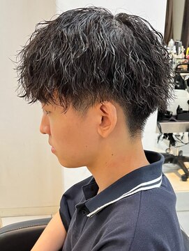 アイズ 海老名(AIZU) ツイストスパイラル メンズパーマ メンズカット 眉毛