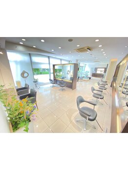 技術、空間、接客…すべてが上質。年齢を重ねる毎に増える変化にも対応します！お気軽にご相談ください