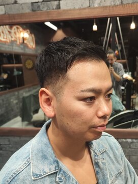 スリーセント 栄(3/cent) フェザーアップ/フェードカット