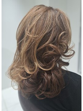 ユーフォルムギンザ(y-Forme Ginza) カラーエステ/白髪ぼかしカラー♪