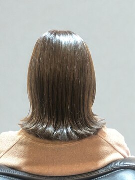 外ハネミディアム／ナチュラルスタイル