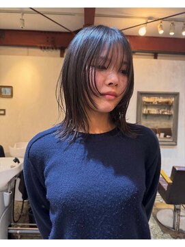 アデ オモテサンドウ(ade omotesando) 軽さと抜け感のあるワンホンレイヤー　ニュアンスウルフ