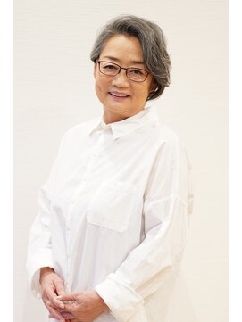 えがお美容室 【えがお美容室】50代60代に人気◎白髪を活かしたショートボブ