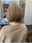 くすみベージュ_ショートパーマホワイトアッシュ_43