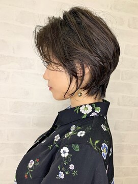 エミュスト(Emuest) くびれショート+骨格補正