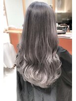 デイズ(days)&nbsp;ホワイトアッシュグレージュグラデーションカラーゆるふわロング