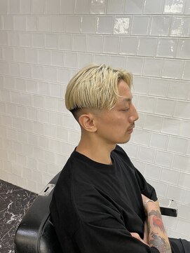 メリケンバーバーショップ フクオカ(MERICAN BARBERSHOP FUK) かき上げヘアショートレイアーくせ毛風パーマコンマヘア