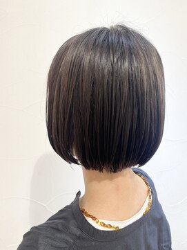 ネオリーブアオバ 高田馬場店(Neolive aoba) ウェットスタイリングのコンパクトボブ