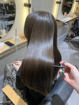 イオエ 梅田(ioe) ニュアンスカラー/グレージュ/ツヤ髪スタイル/髪質改善/縮毛矯正