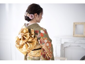 エスハウス(S HOUSE)の写真/崩れにくく苦しくないプロの技術で、あなたの特別な日を華やかに彩ります♪着付け＆ヘアセットもOK◎
