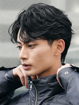 フィフス(fifth) センターパートニュアンスフェザーパーマ毛流れショートfifth