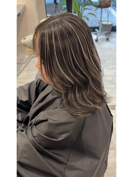 リュストル 町田(LUSTRE) ナチュラルブラウン×細めハイライト