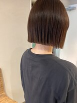 ビレップドゥエ(BIL'EP due)&nbsp;ヘイリーボブ　切りっぱなしボブ　オリーブベージュ