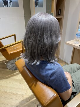 ホワイトベージュ