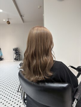 マロンベージュ