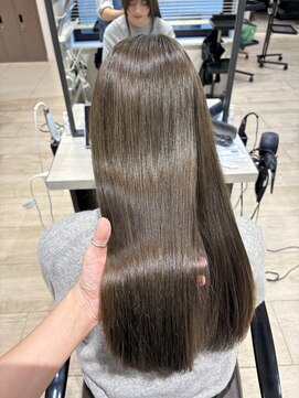 ユーフォリア 銀座本店(Euphoria) 透明感カラー グレージュ ブリーチなし 髪質改善