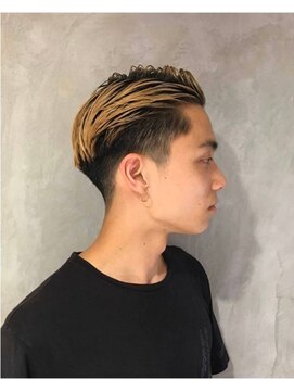 トイロ 横浜(Toiro) 刈り上げショートブリーチ2ブロック