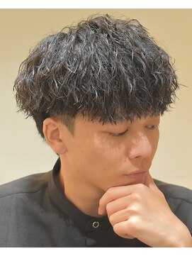 フリーク バーバーショップ 都島店(FREAK BARBER SHOP) 黒髪王道マッシュ縦落ちツイストスパイラルパーマ