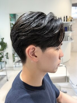 ノラ ウメダ(NORA UMEDA) 韓国ヘア 毛流れセンターパーマ×フェザー×ショートマッシュ