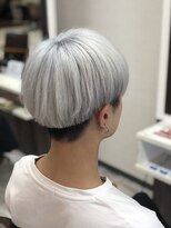 ヘアーパッション(Hair Passion) マッシュショート&ホワイトシルバー