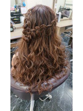 エヌエービー 池袋店(N.A.B.) ハーフアップ