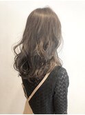 グレージュカラー ゆるふわロング