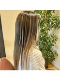 バレイヤージュ ブリーチ1回目ストレート仕上げ