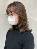 オリーブベージュ_アースカラーくびれヘアツートン_ba379312