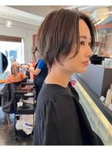 伸ばし中のショートボブ