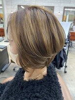 ベルクープス 天王寺店(Belle Coupes)&nbsp;【BelleCoupes】白髪ぼかし大人ハイライト メッシュショートボブ