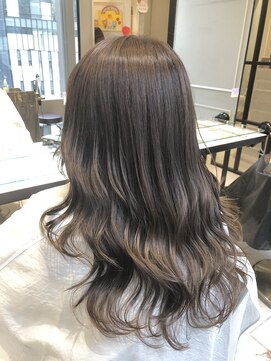 ネオリーブギンザ 銀座店(Neolive GINZA) ナチュラルに明るく柔らかいフォギーベージュカラー