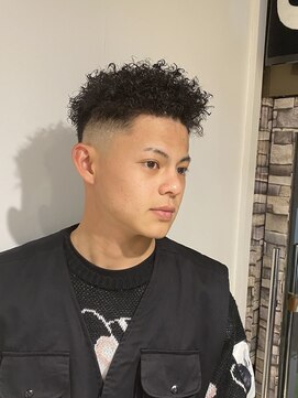 ミナミ(MINAMI) ショートアフロスタイル 国分寺