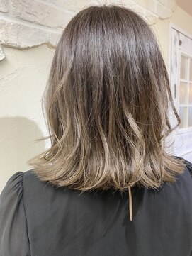 ティグルカゴシマ(TIGRE kagoshima) バレイヤージュ×シルバーアッシュ