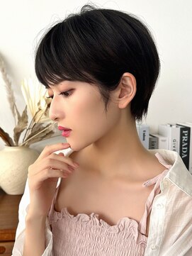 ラフィス ヘアー ロッサ 茨木店(La fith hair rosa) 【La fith】丸みショート×クリアブラック