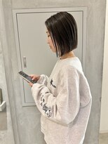 ヨーク(YOKE)&nbsp;YOKE 切りっぱなしボブぱつっとボブ大人ボブオリーブグレージュ