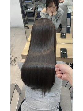 エラ(Ella) 髪質改善カラーで叶う艶と透明感美髪