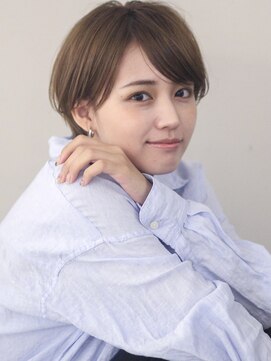 サーカス バイ ビュートリアム 青山(CIRCUS by BEAUTRIUM) 辺見えみり 大人可愛い 前髪長め ショート ショートヘア