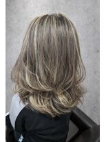 ヘアアンドデザイン ネイビー(Navy) ミディアムレイヤー