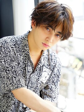 MEN'S HAIR BLEACHi 岐阜柳津店【メンズ ヘア ブリーチ】【4月29日オープン（予定）】 【BLEACHi】無造作センターパート