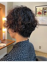 ビハインドザカーテン(BEHIND THE CURTAIN)&nbsp;くせ毛を活かしたハンサムショートレイヤーパーマ