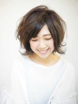 アン グラン(en gran) エッジショートボブシルエット