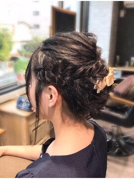 レナトゥス ヘアー オブ ネイル(Renatus Hair of Nail) お呼ばれアップスタイル