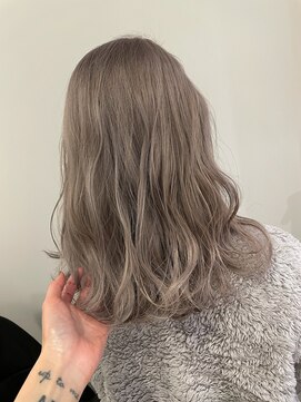 ヴェンティ(ventie) グレージュ